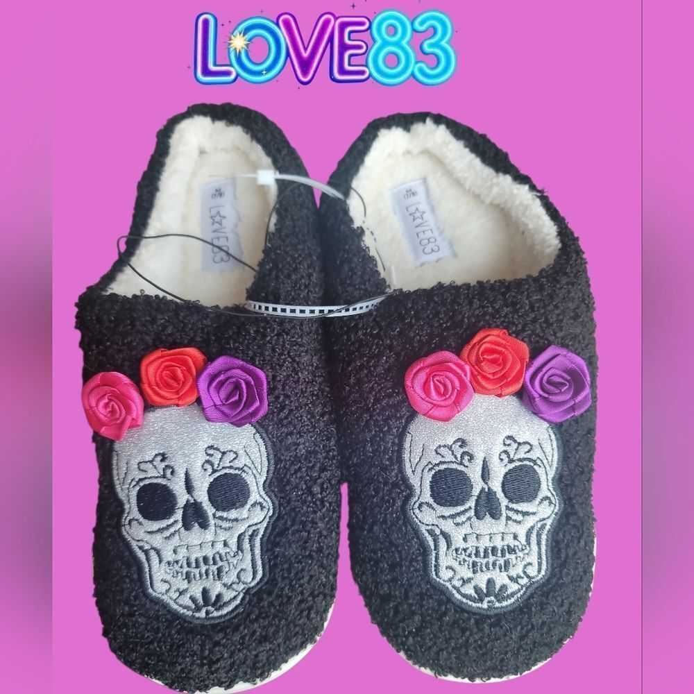L☆VE83 Black Skull Slippers with Floral Accents